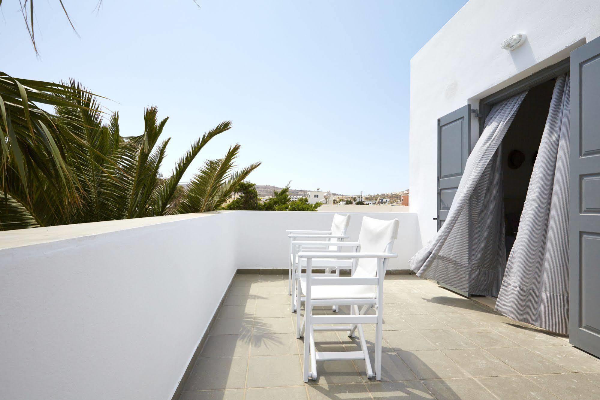 Fenix Hotel Perissa  Exterior photo